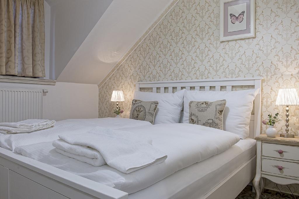 Hotel Pod Branou Bardejov Bilik gambar